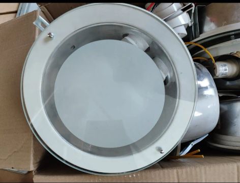 Luminária embutir, com lâmpada LED