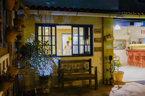Casa Remo - Piscina, 4 quartos e perto da Praia do Morro - R$ 550 a diária