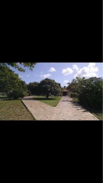 Sítio com excelente estrutura próx a praia
