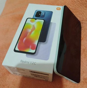 Xiaomi Redmi 12c 128gb 4gb de ram Semi novo 