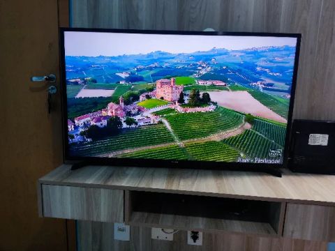 TV Samsung 43" com Mi Stick