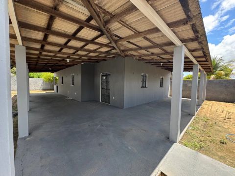 Alugo ou vendo casa a 800m do shopping no cauame 