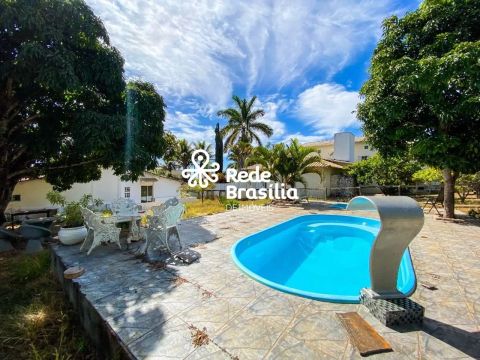 Casa com 3 dormitórios para alugar, 200 m² por R$ 5.385,00/mês - Park Way - Brasília/DF
