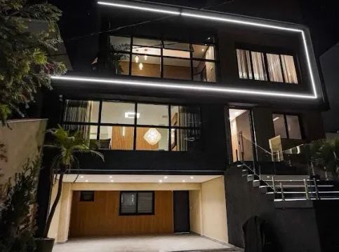 MARAVILHOSA CASA C/6QUARTOS 4VAGAS 300m² POR R$7.000.000,00
