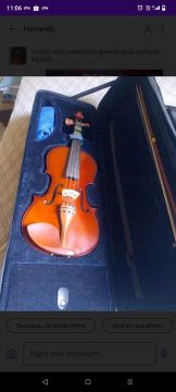 Violino semi novo, muito bom.