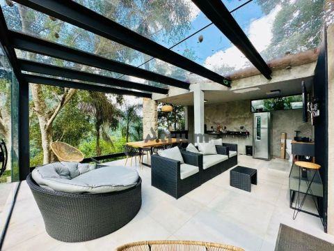 Casa com 5 dormitórios à venda, 330 m² por R$ 1.290.000,00 - Corrêas - Petrópolis/RJ