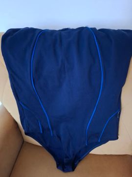 Maiô azul de adulto