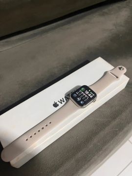 Apple Watch Series SE- 40mm - Dourado