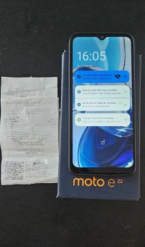 Moto E22 