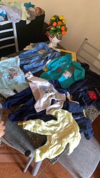 Lote de Roupas de Bebê - Diversas Cores e Tamanhos