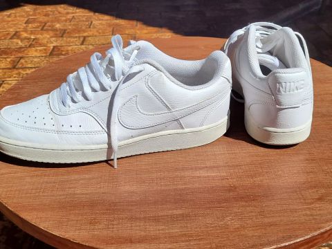Tênis nike court vision branco pouco usado 41/42