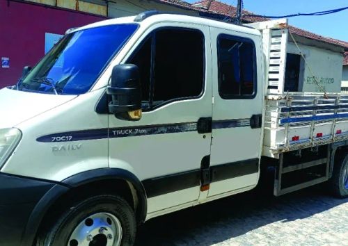 IVECO DAILY TRUCK CHASSI 4P 70C17 CABINE DUPLA 