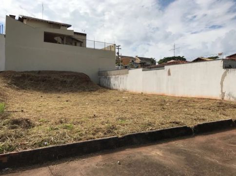 Terreno plano 360m2 Jardim Estoril III