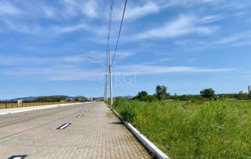 Vende área no bairro Anchieta, em Porto Alegre, no CONDOMÍNIO LANDELL, Junto ao Aeroporto,