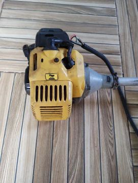 Vendo máquina roçadeira a gasolina Garden 