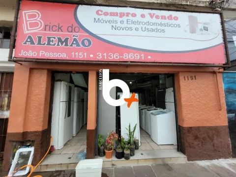 Loja disponível à venda no bairro Farroupilha com área útil de 97 m² para negócios.