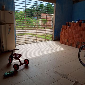 Vendo uma casa com um apartamento atrás da casa 