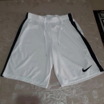 Nike short Tam.M original em ótimo estado