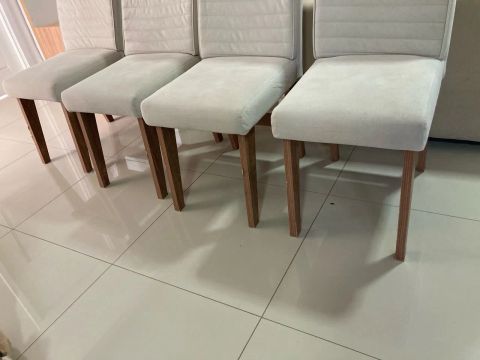 Conjunto de 4 cadeiras de jantar