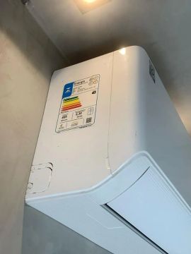 Ar Tcl 24mil btu mesmo que zero.