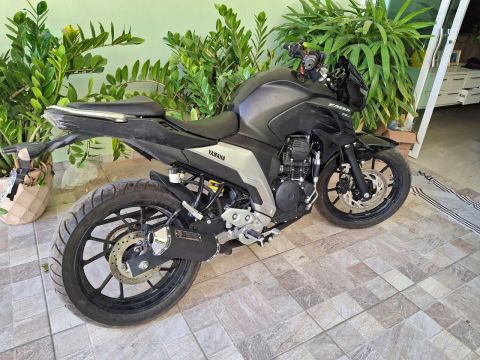 Yamaha Fazer 250 - Impecável