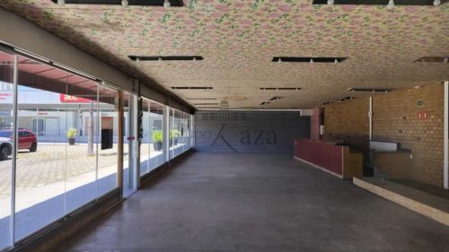 Oportunidade - Ponto Comercial - Pátio GV - Jardim Califórnia - Jacareí - 170m².