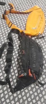 Duas mochilas estilosas - Preta e Amarela peitoral motoqueiro 