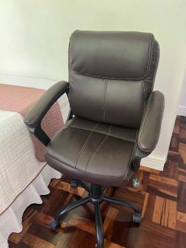 Cadeira de Escritório em Couro - marrom