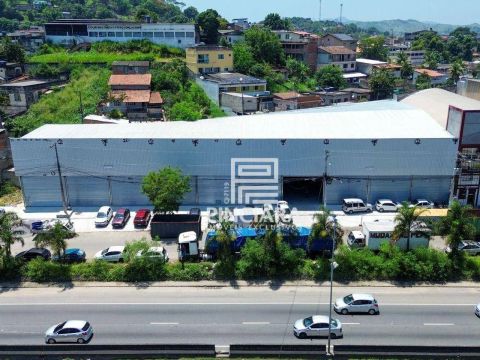 Loja de 175m² + 76m² de mezanino - Para alugar por R$18.000 - Colubandê - São Gonçalo/Nite
