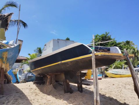Barco ( casco) todo em fibra ( SOMENTE O CASCO)OPORTUNIDADE! Abaixo do valor.