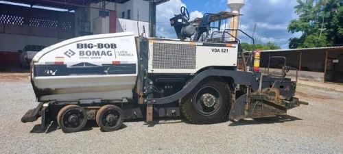 Vibroacabadora de Asfalto, marca Bomag, modelo VDA621, ano 2014