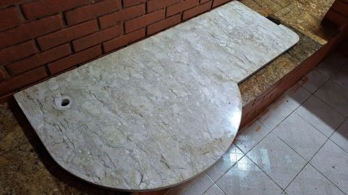 Pia de mármore em ótimo estado