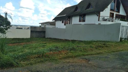 Vende-se Lote no Bairro Mangabeiras