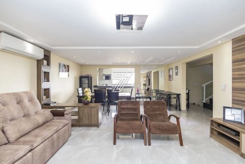 Casa em Condominio a venda com 268m2 privativos com 4 quartos no São Braz - Curitiba - PR