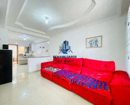 Vende-se lindo sobrado de frente para rua de 2 dormitórios e uma suíte com 2 vagas de gara