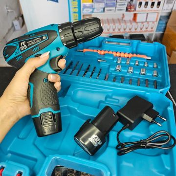 Parafusadeira/furadeira 12v com 2 bateria maleta de transporte com acessórios! 