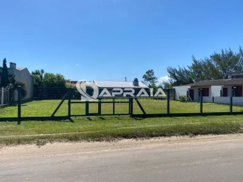 Dois Terrenos em Excelente Localização