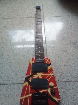 Guitarra headless van halen