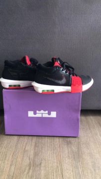 Tênis Nike NBA LeBron Witness VIII preto + vermelho + branco