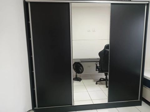 Guarda-roupa casal  Madesa 3 portas de correr preto com espelho
