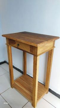 Mesa de madeira rústica