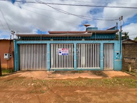 Casa com 2 suítes à venda, Bairro Tiradentes