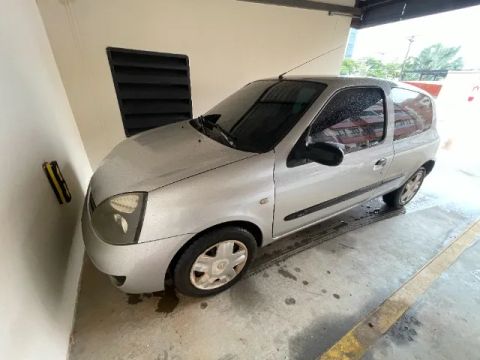 Vendo Renault Clio ou Troco por por veículo de carroceria