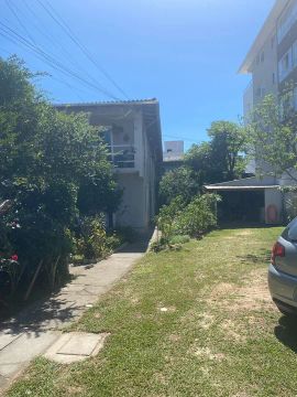 Apartamento 2 quartos, anual, ótima localização nos Ingleses