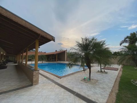 Chácara com 388 metros², 4 quartos, piscina e churrasqueira em Area Rural de Extrema - Ext