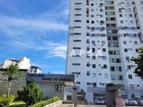 27085 - EDF. VISTA ALEGRE. APARTAMENTO DE 2/4 BEM VENTILADO, SALA, COZINHA AMERICANA COM A