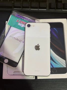 iPhone SE novinho 64g
