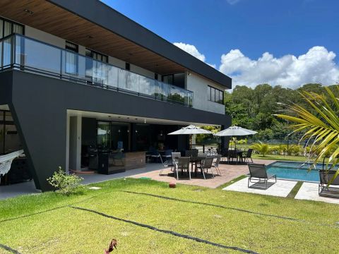 Exclusiva Casa Nova no Laguna com 596m, 4 suítes - Marechal Deodoro - AL