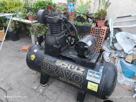 Compressor de Ar Schulz Bravo Industrial 20 Litros 5HP