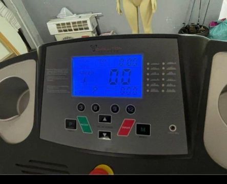 Esteira Elétrica Evolution - Ótima para treinar em casa!